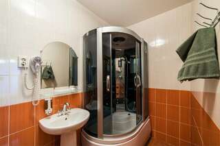 Гостиница Домик Охотника Токсово Двухкомнатные апартаменты с кухней-5