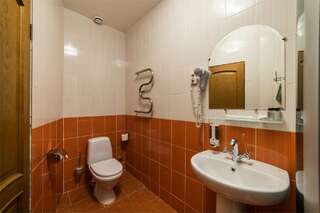 Гостиница Домик Охотника Токсово Двухкомнатные апартаменты с кухней-6