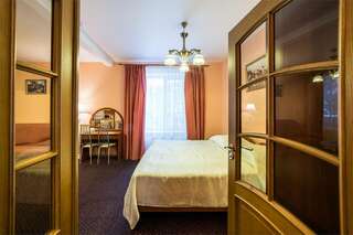 Гостиница Домик Охотника Токсово Апартаменты-1